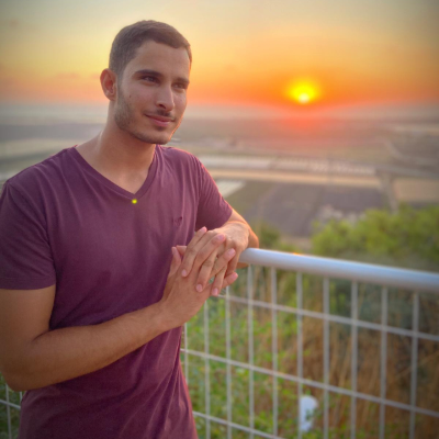 אביב קרופיק