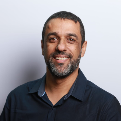 Yariv Moshe logo