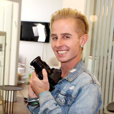 קיץ ברבנר - צילום עם סיפור logo