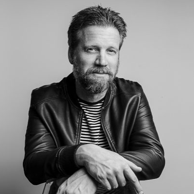 אורי כרמי logo