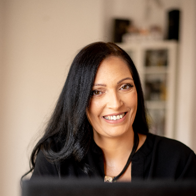 Keren Sadrinas - Executive Consulting Agency