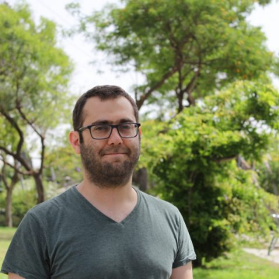 נועם נאומובסקי
