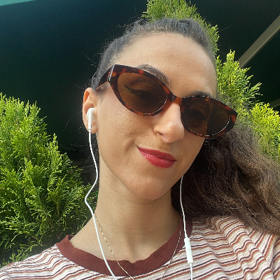 נועה ספיר logo