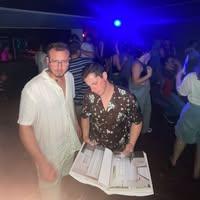 עומר ויצמן logo