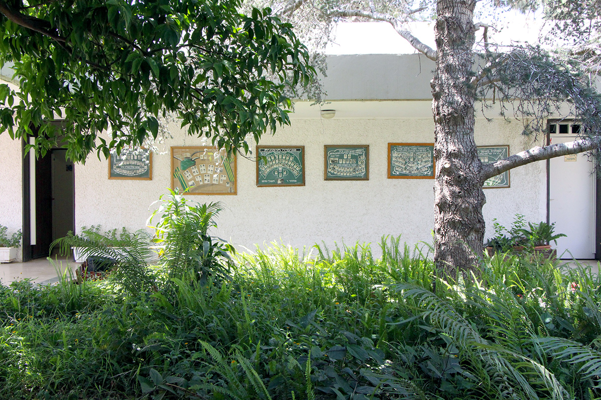 Entry 89822 in house number two by אור נגר