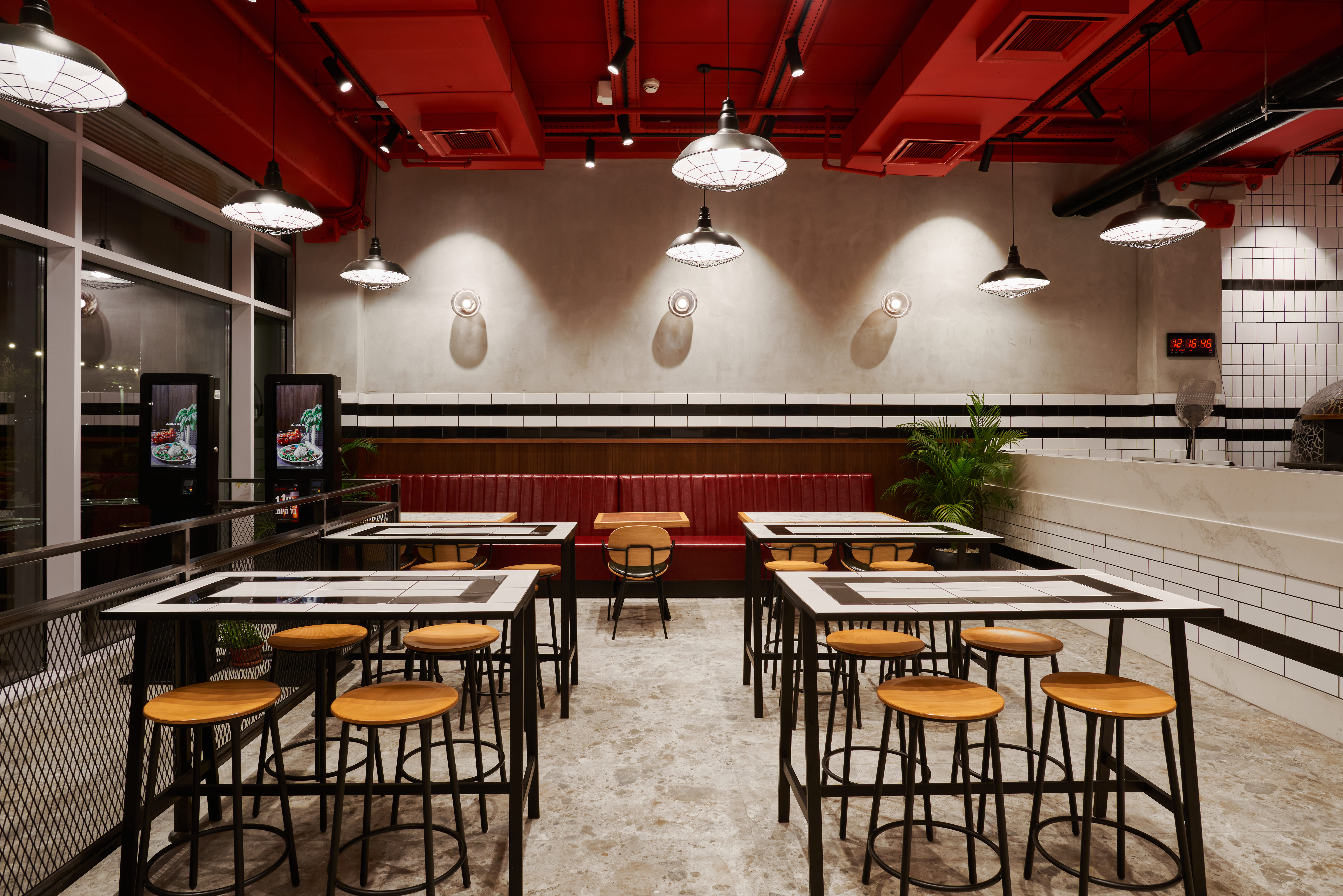 Entry 294460 in PIZZA CENTRAL by NADIMKA STUDIO