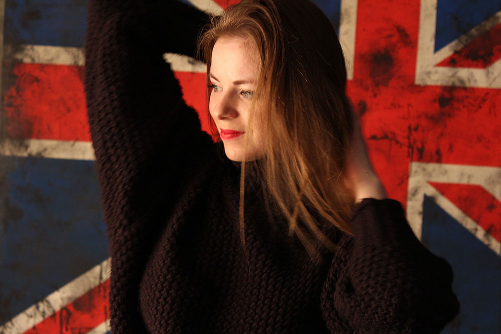 Entry 207307 in People by Interiors, Exteriors photography