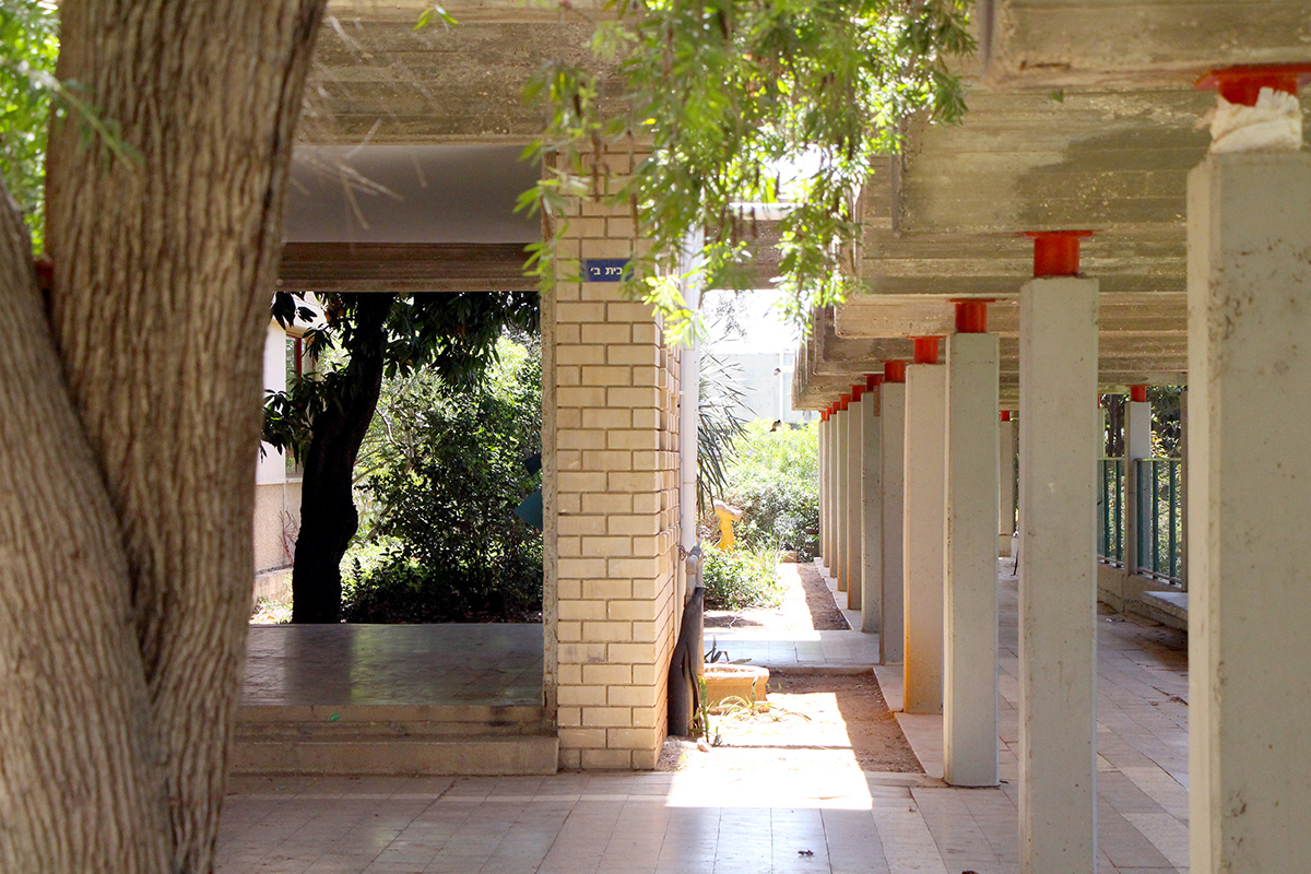 Entry 89835 in house number two by אור נגר
