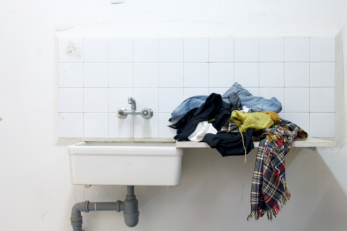 Entry 89838 in house number two by אור נגר