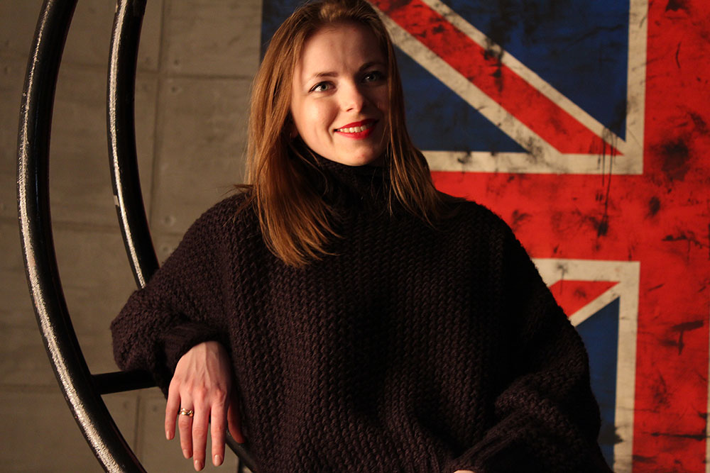 Entry 207311 in People by Interiors, Exteriors photography