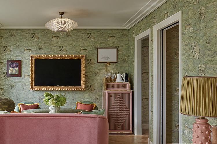 Open Zoomed Related Entry Broadwick room