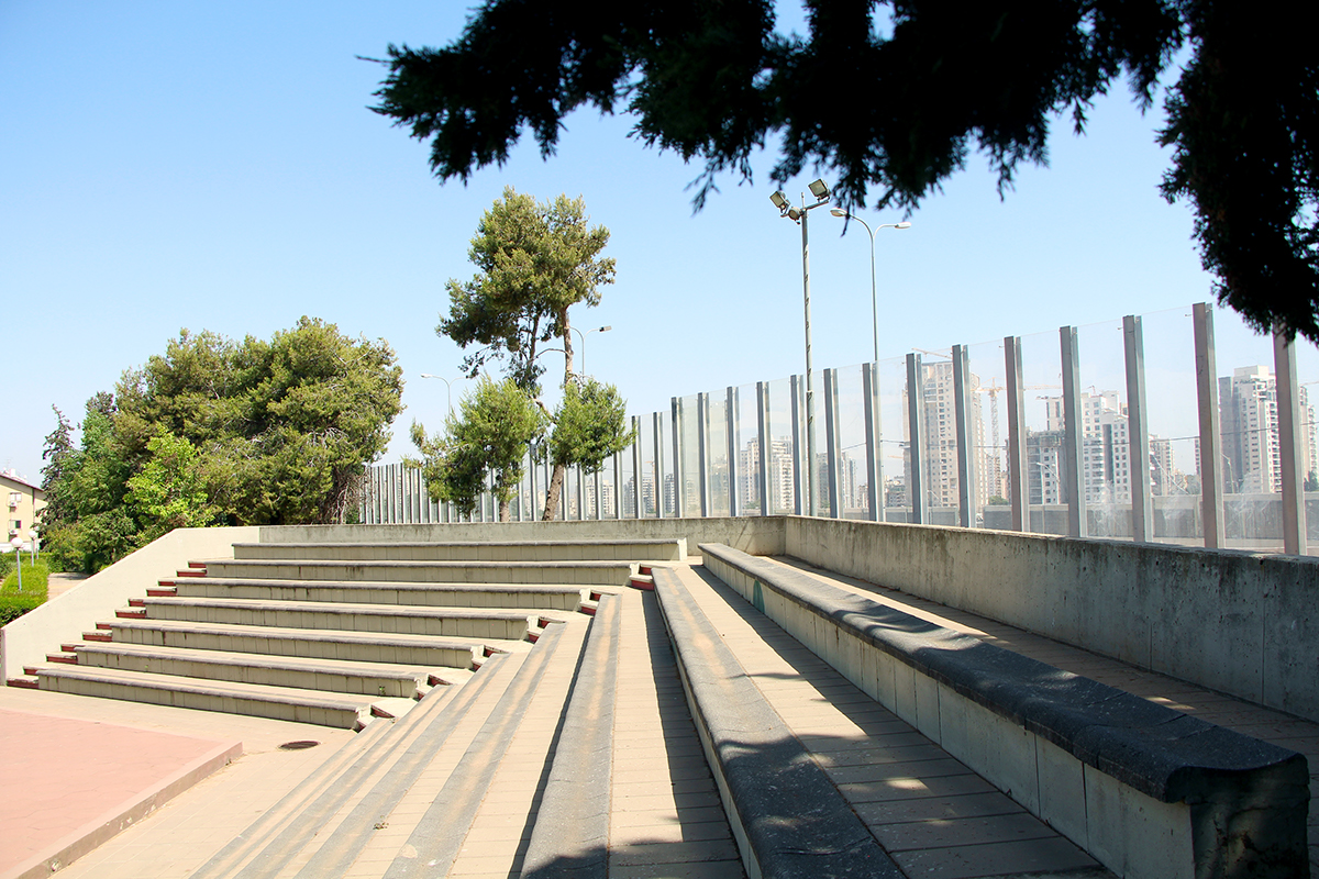 Entry 89848 in house number two by אור נגר